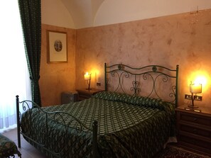 In-room safe, desk, soundproofing, iron/ironing board