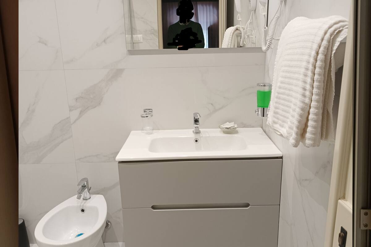 triple room | in-room safe, desk, soundproofing, iron/ironing board