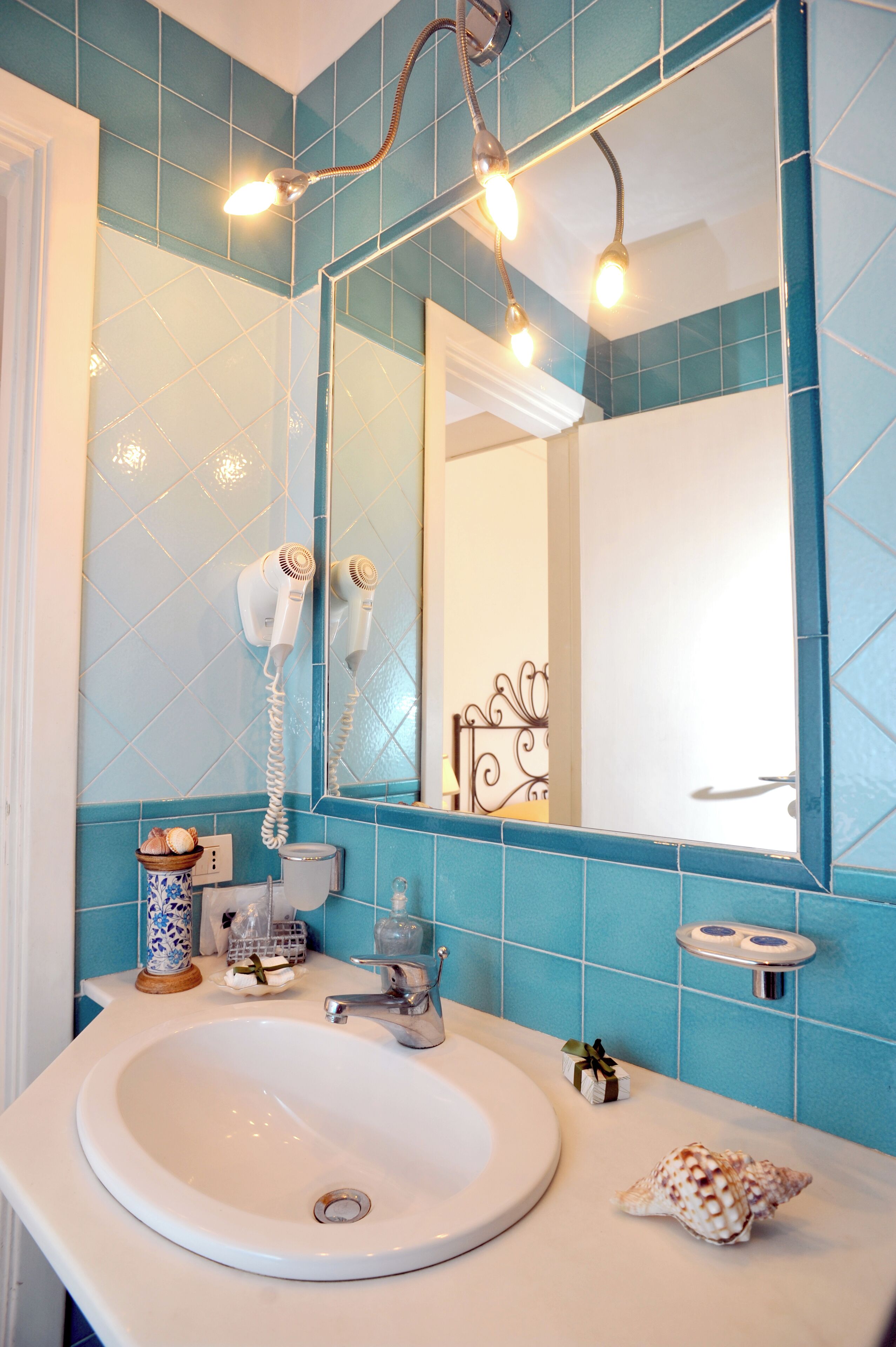 standard double room, sea view | bathroom | shower, rainfall showerhead, free toiletries, hair dryer