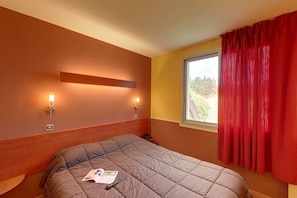 In-room safe, desk, cots/infant beds, rollaway beds