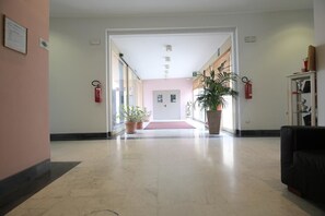 Interior entrance - Albergo Tre Ville (Parma)