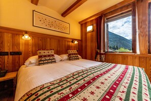 Triple Room | In-room safe, desk, soundproofing, iron/ironing board - Hotel Castor (Ayas)