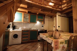 Cafetera o tetera y hervidor eléctrico