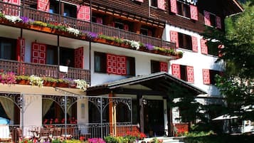 Esterni