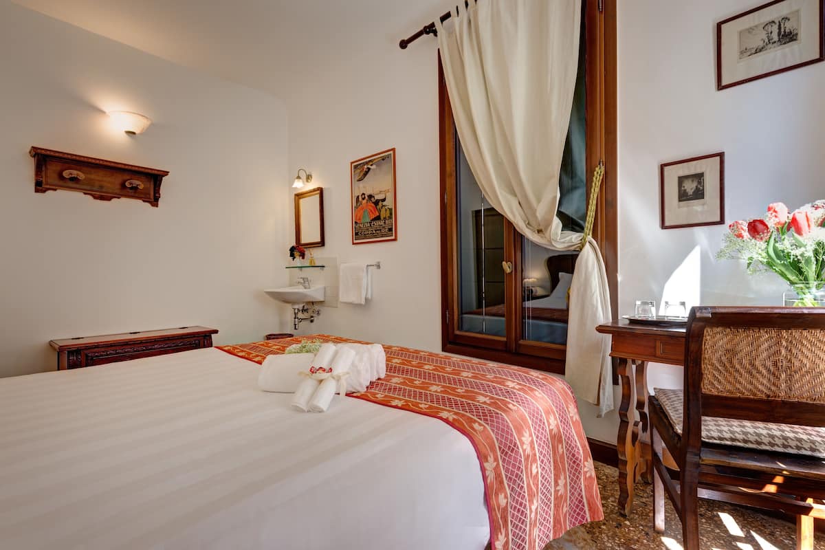 Double Room with Shared Bathroom