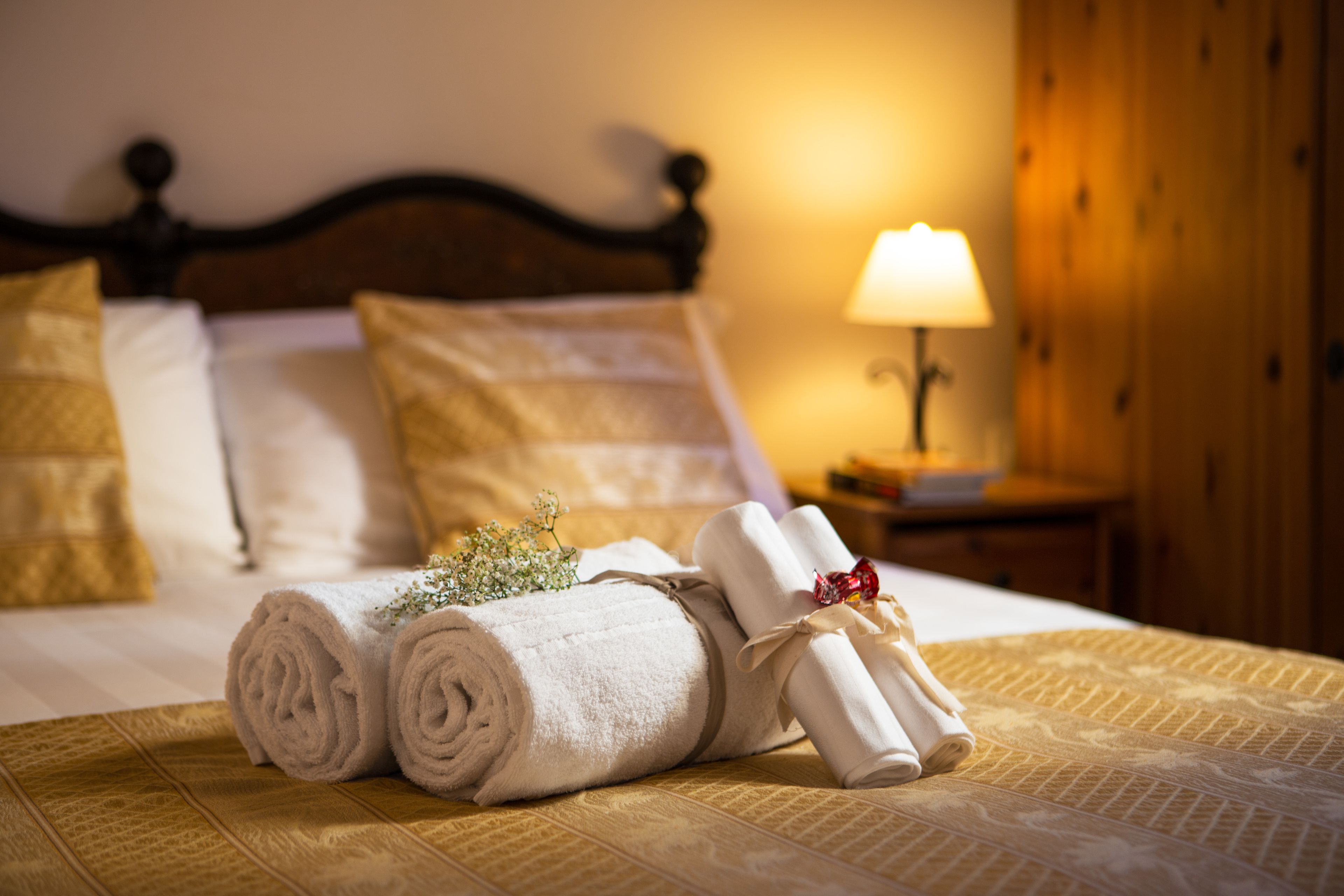 economy double room | individually decorated, individually furnished, desk, iron/ironing board