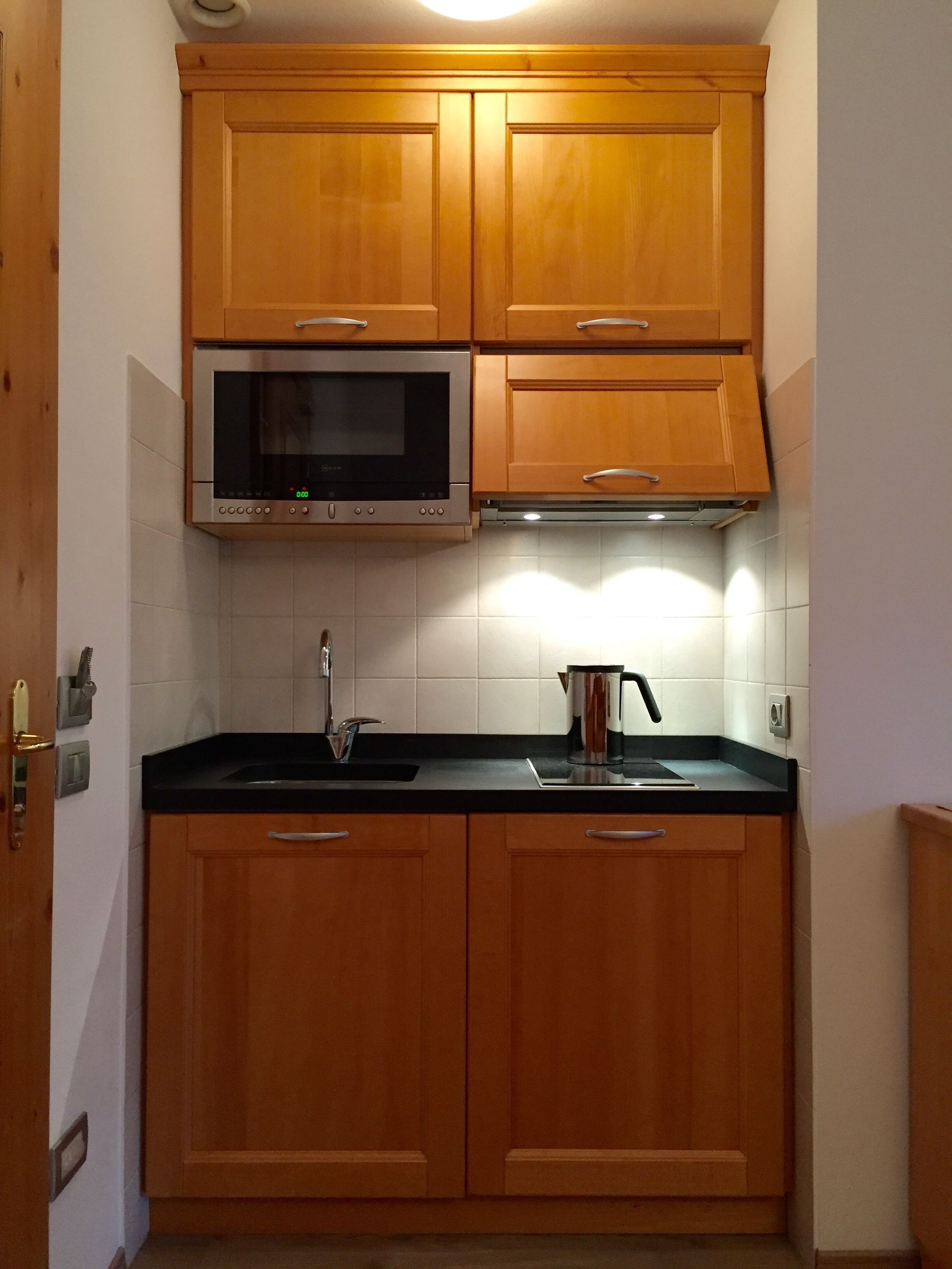 standard apartment, 1 bedroom, mountain view | private kitchen | fridge