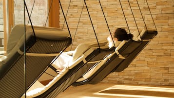 Couples treatment room(s), sauna, hot tub, steam room