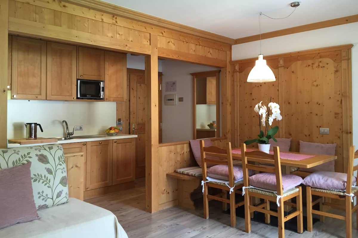 Familienapartment, 1 Schlafzimmer, Bergblick | Wohnzimmer