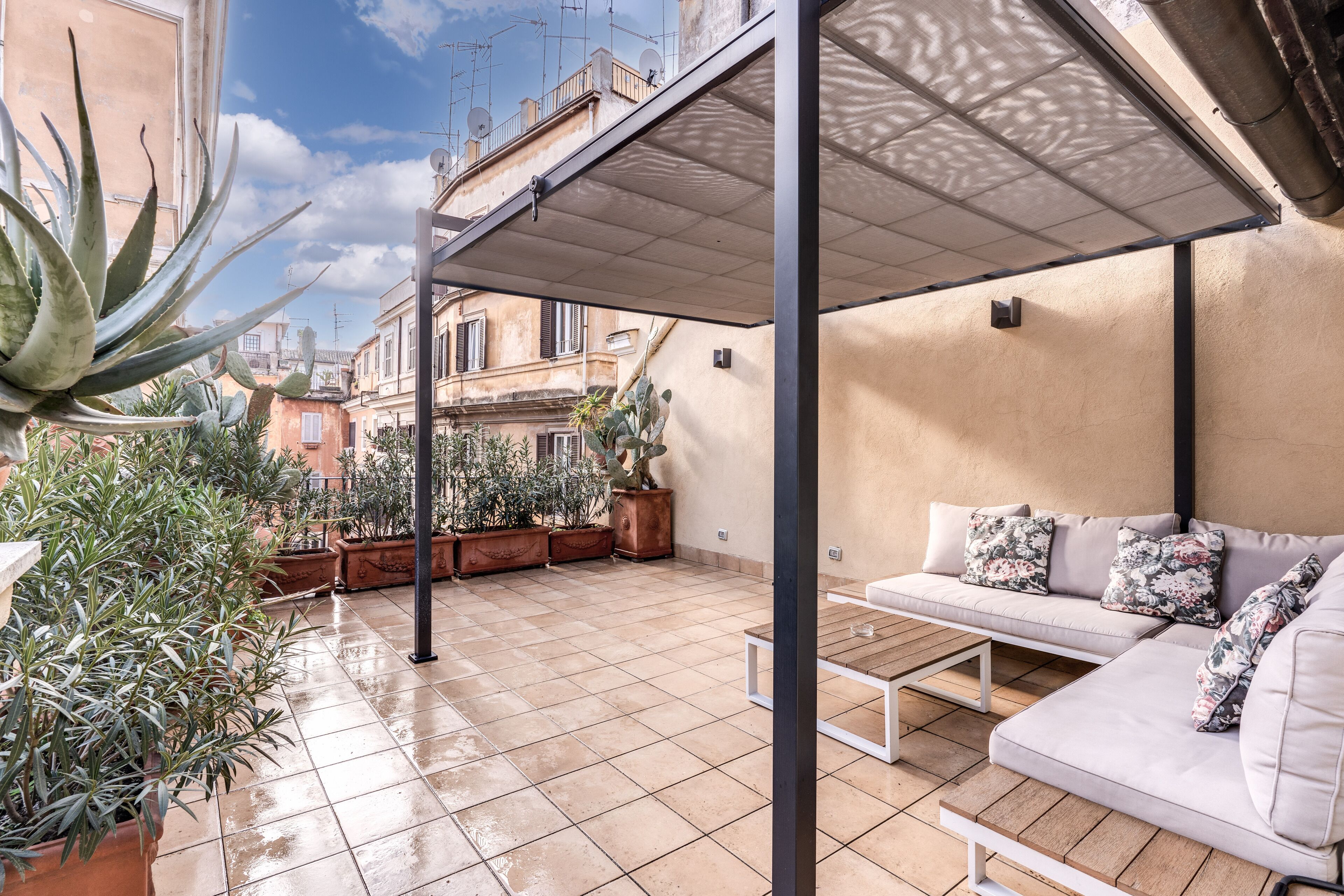 Photo - Little Queen Suite