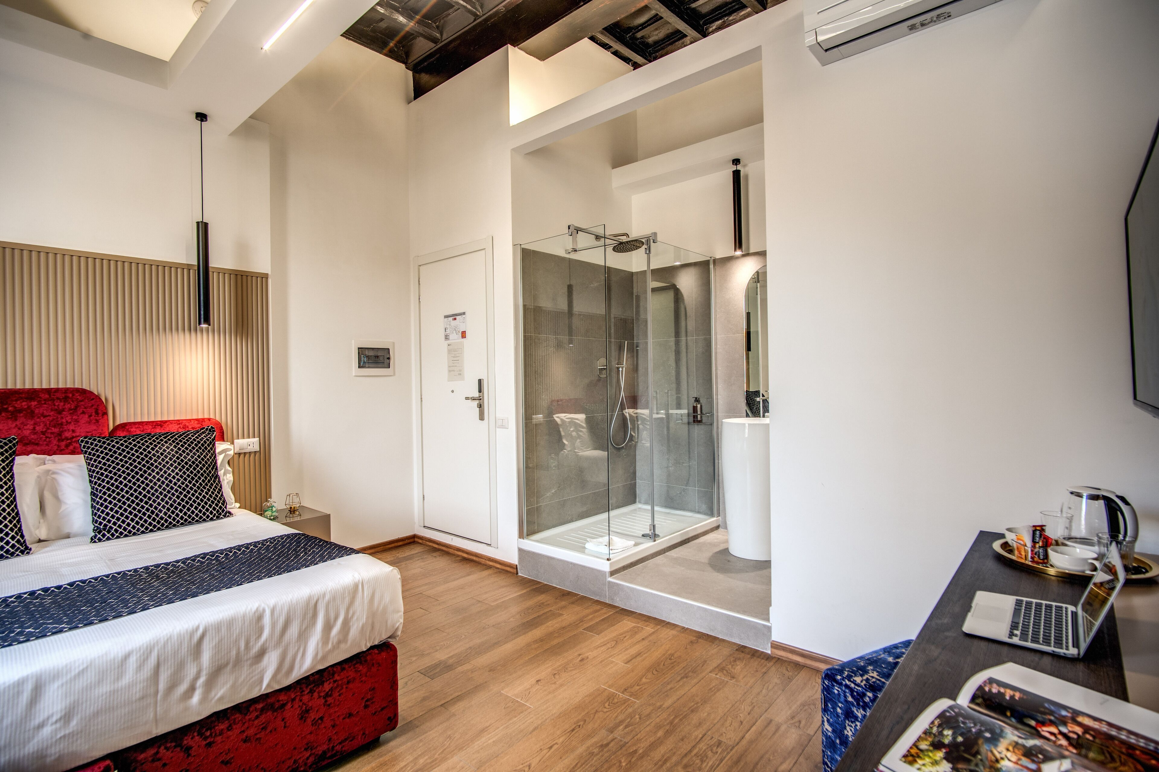 Photo - Little Queen Suite