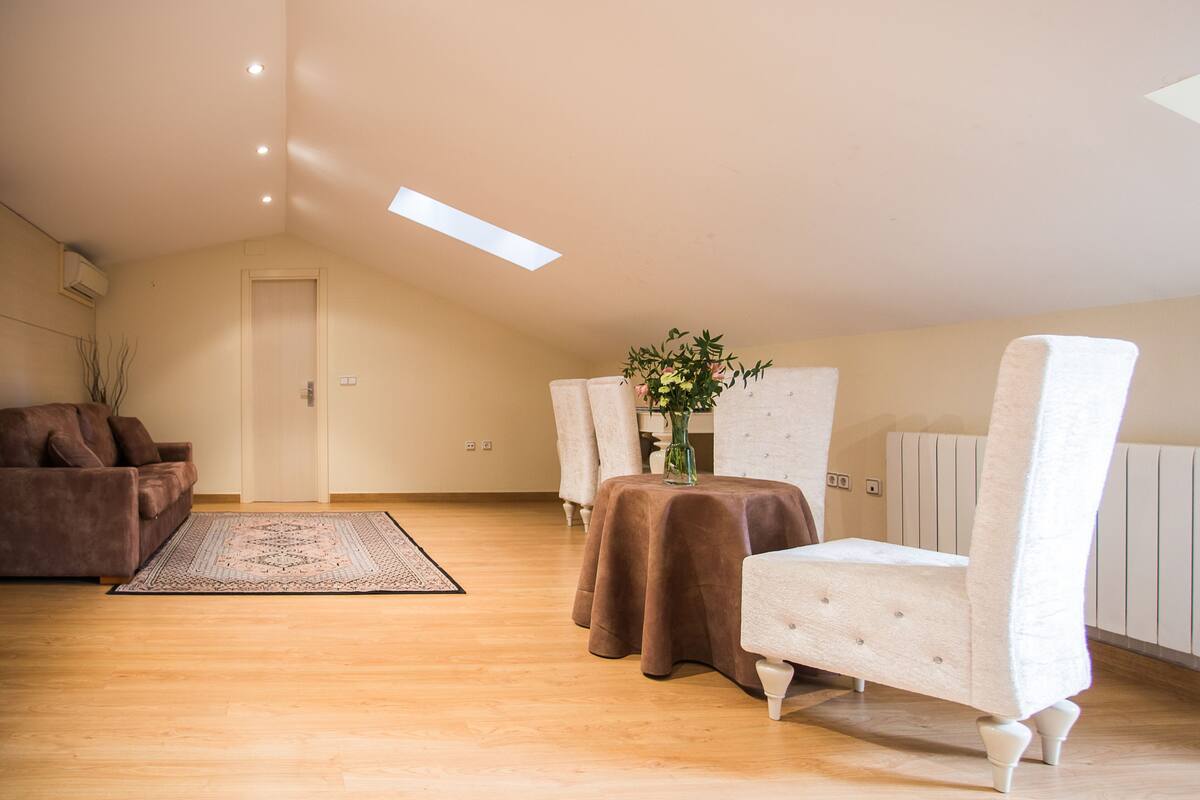 superior double room | 1 bedroom, individually decorated, desk, free wifi