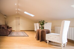 Superior Double Room | Individually decorated, desk, free WiFi, bed sheets