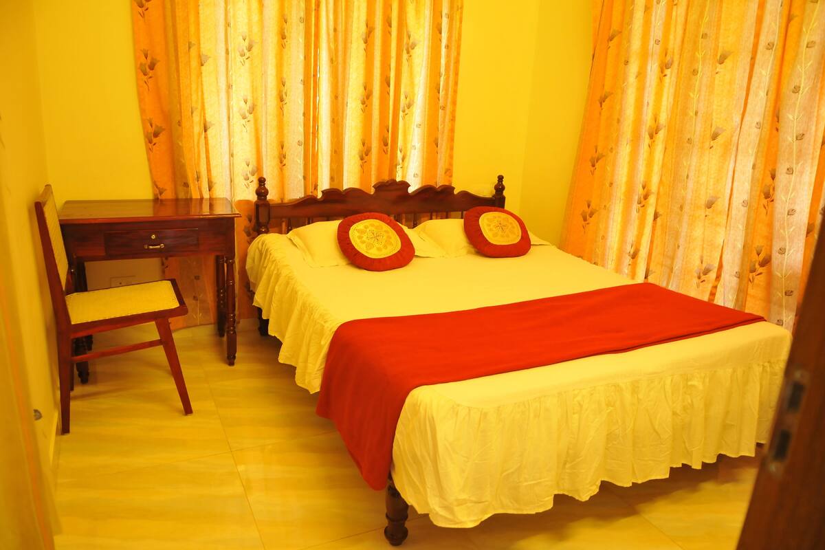 In-room safe, desk, iron/ironing board, free rollaway beds