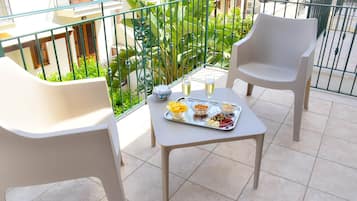 Deluxe Triple Room, 1 Bedroom | Terrace/patio