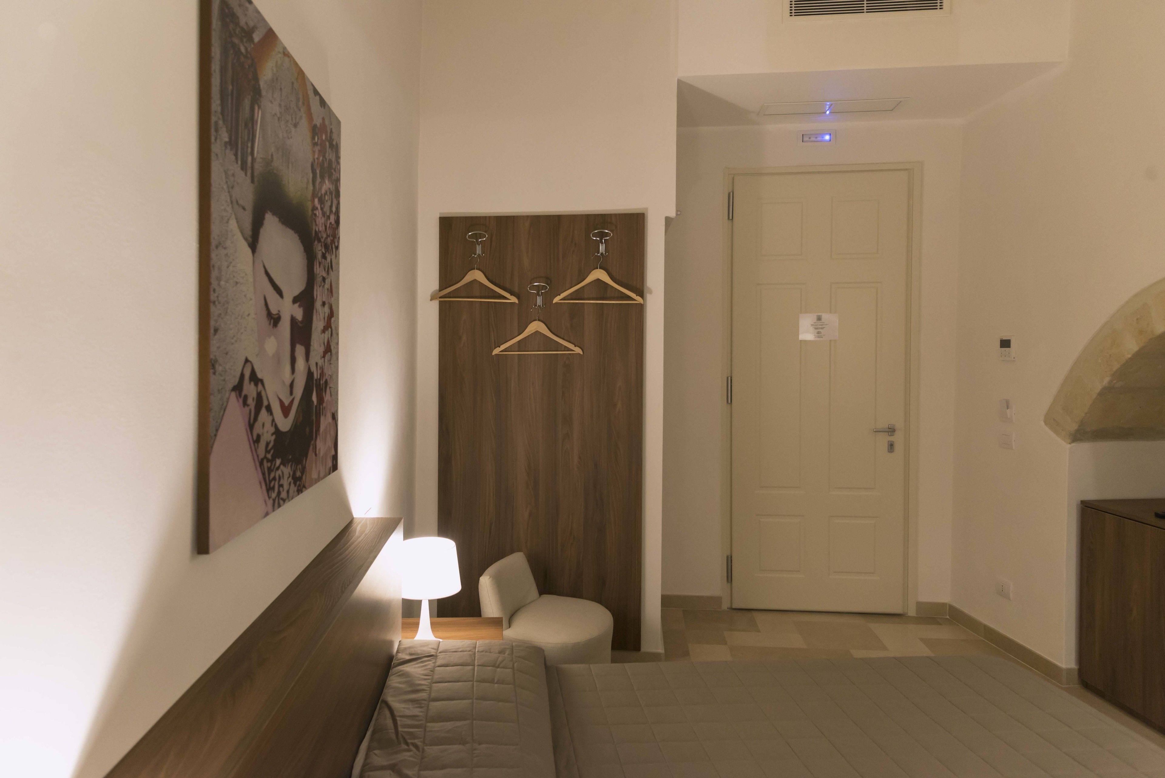 deluxe room, private bathroom, annex building (via gradoni municipio) | view from room