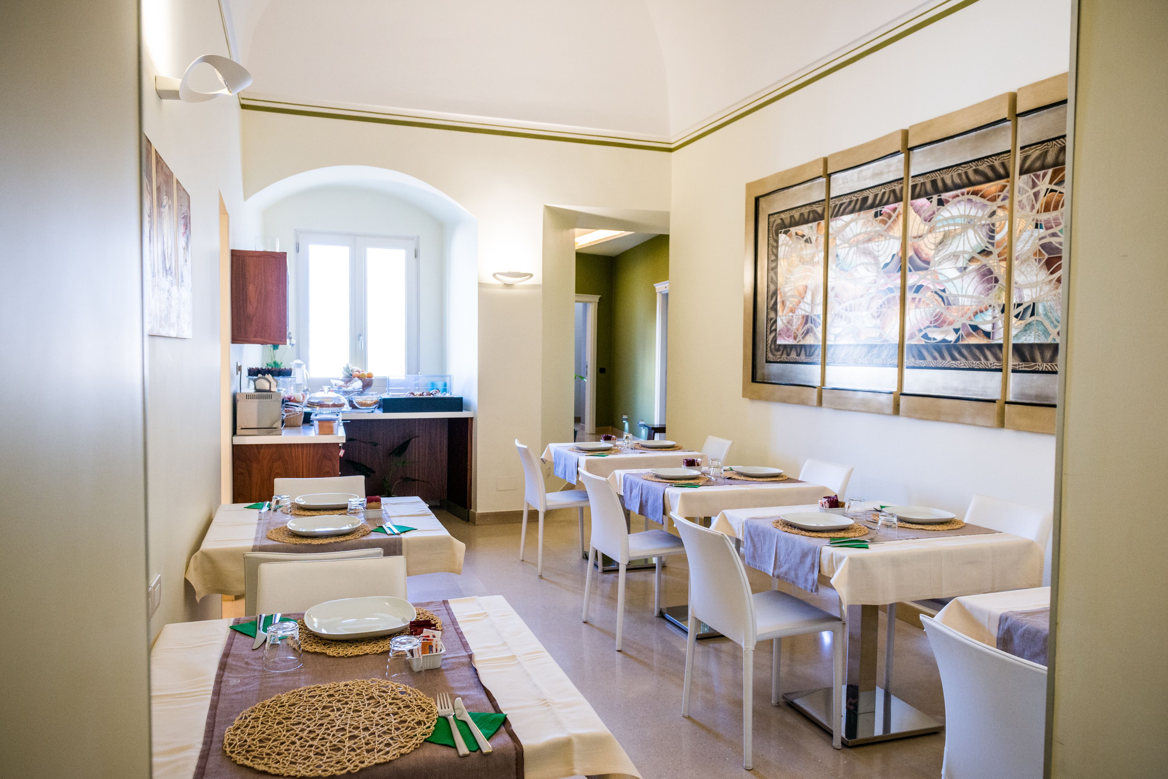 Se ofrece un desayuno continental (10.00 EUR por persona)