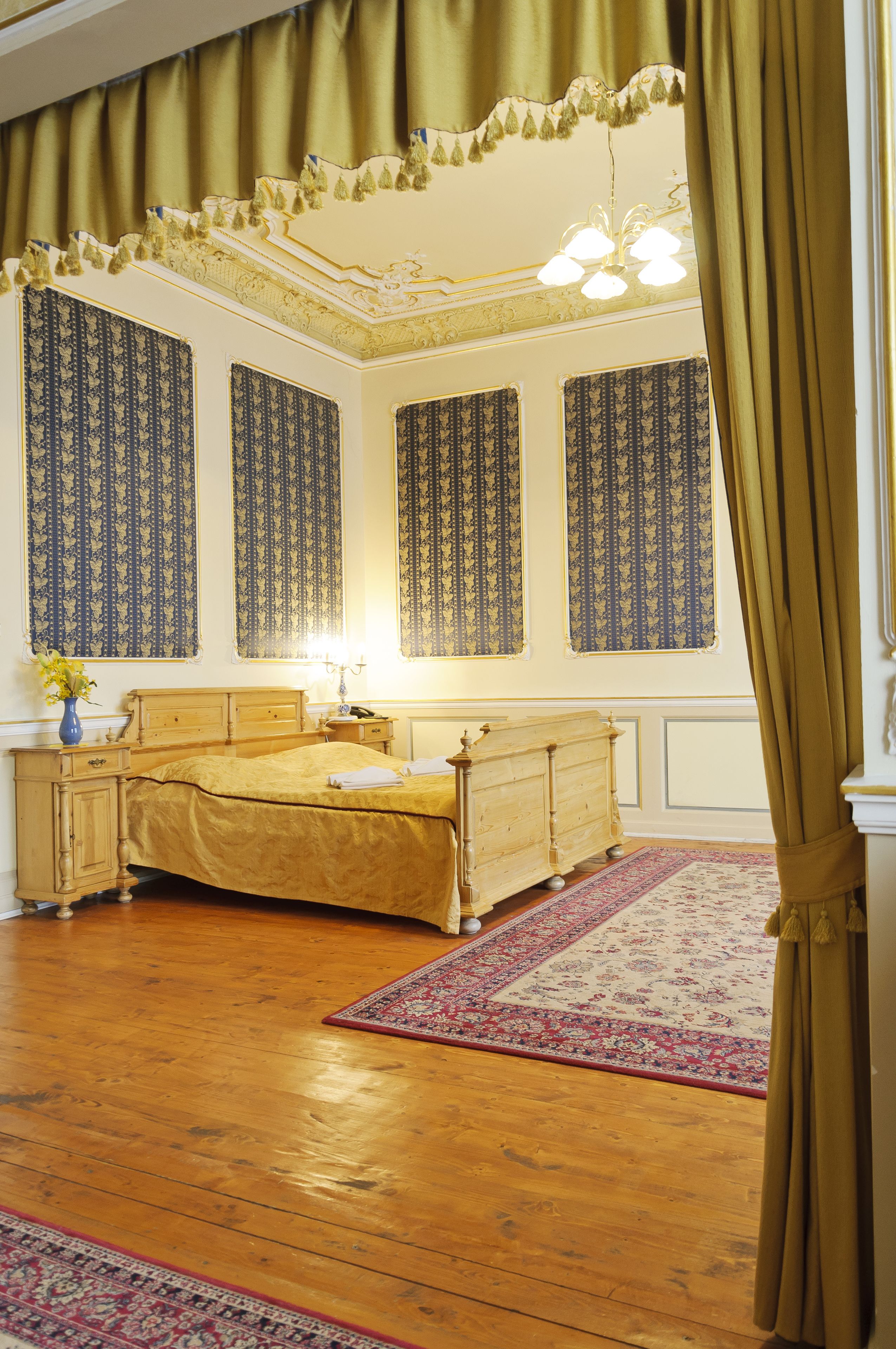 minibar, in-room safe, iron/ironing board, free cots/infant beds