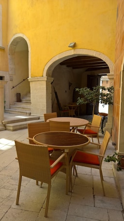 Courtyard. Antichi Feudi Dimora d'Epoca
