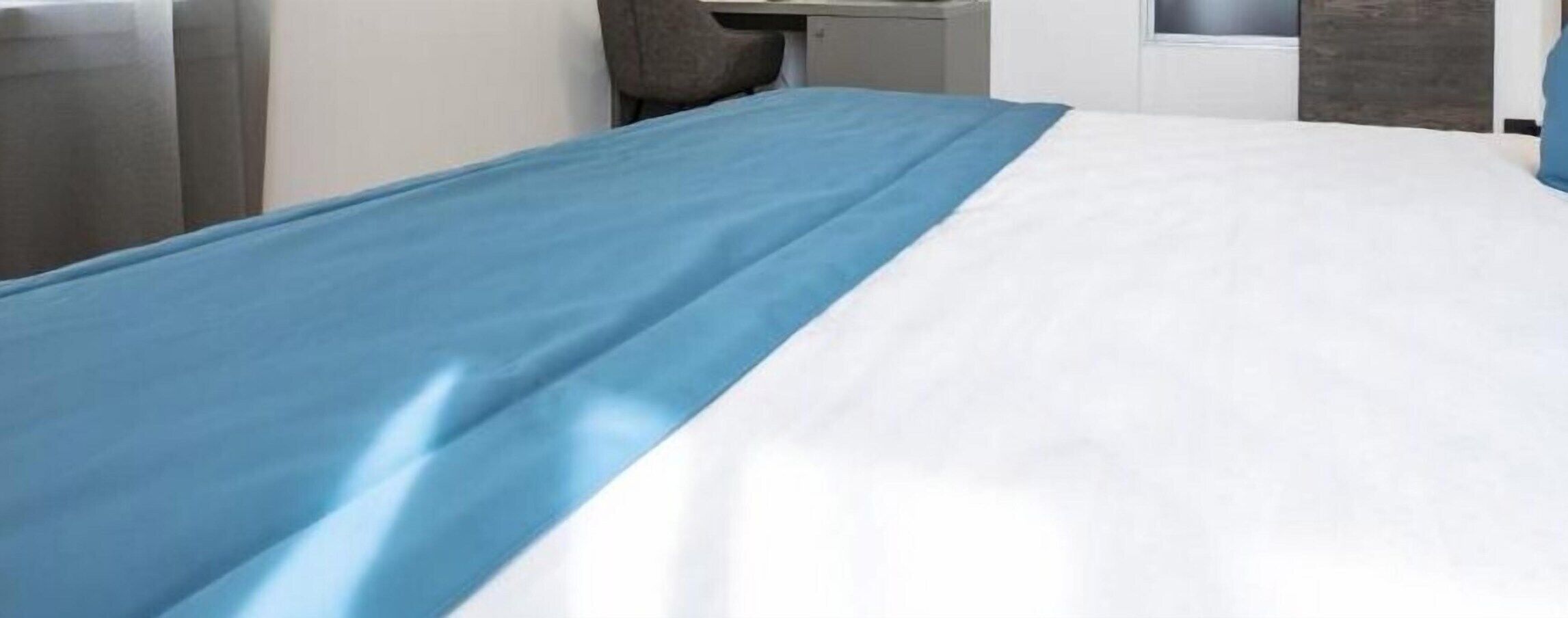 Pillowtop beds, minibar, in-room safe, desk