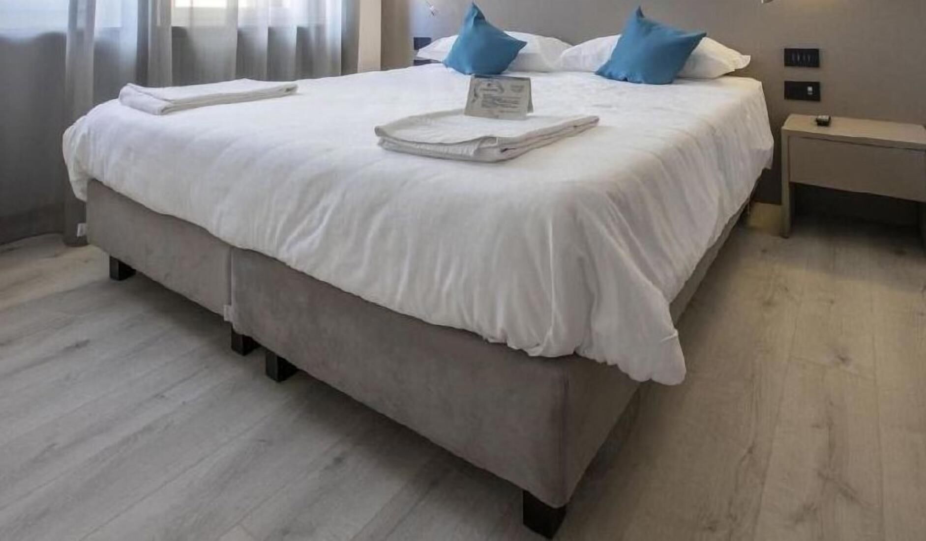 Pillowtop beds, minibar, in-room safe, desk