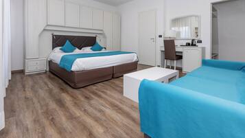 1 bedroom, pillow-top beds, minibar, in-room safe