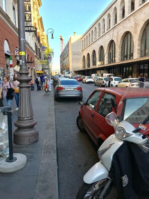 المنشأة من الخارج