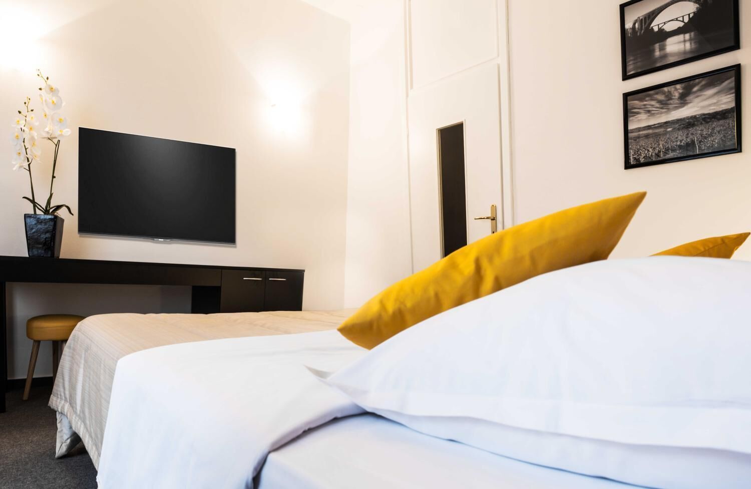 minibar, in-room safe, desk, blackout curtains