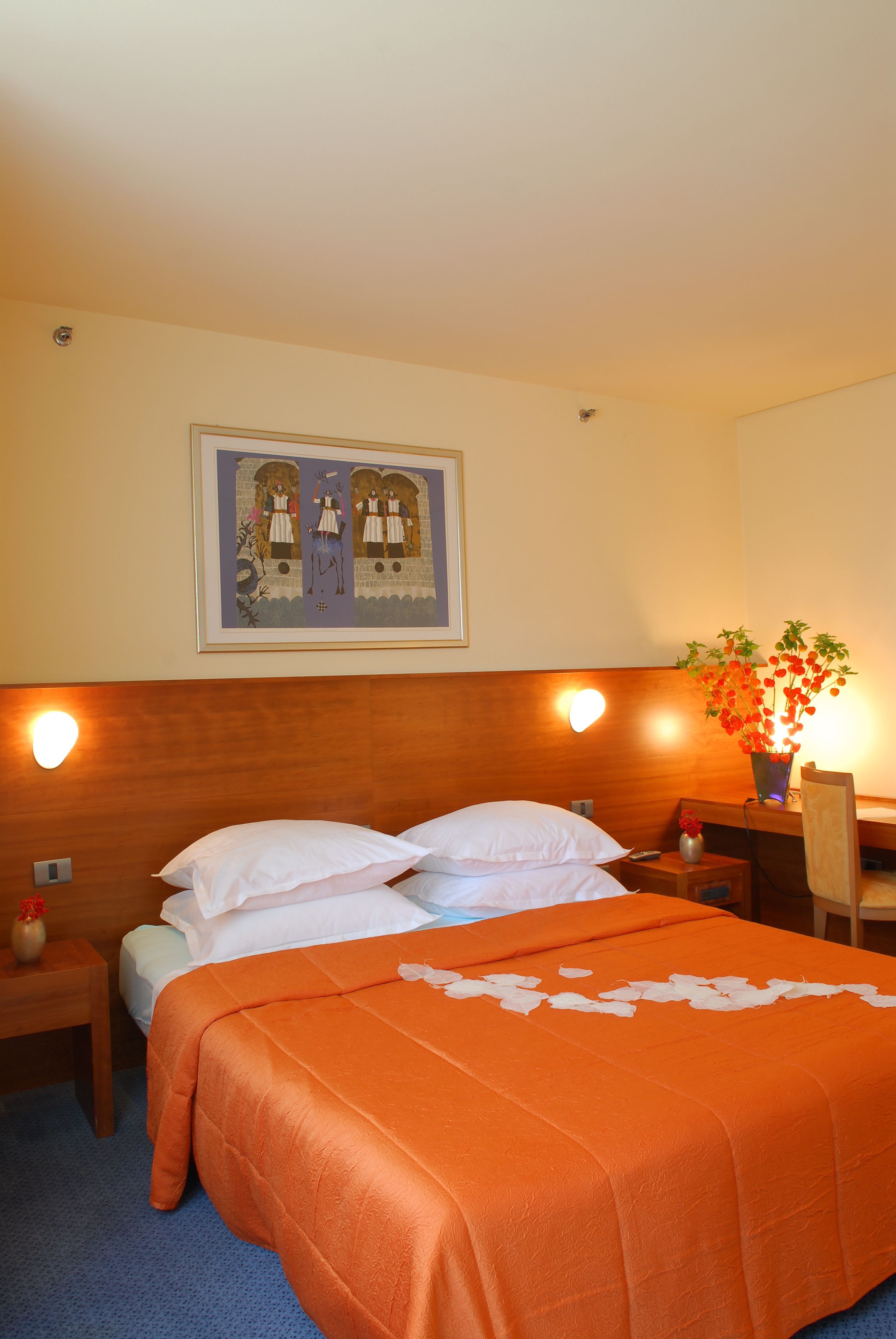 minibar, in-room safe, desk, blackout curtains