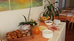 Free daily local cuisine breakfast 
