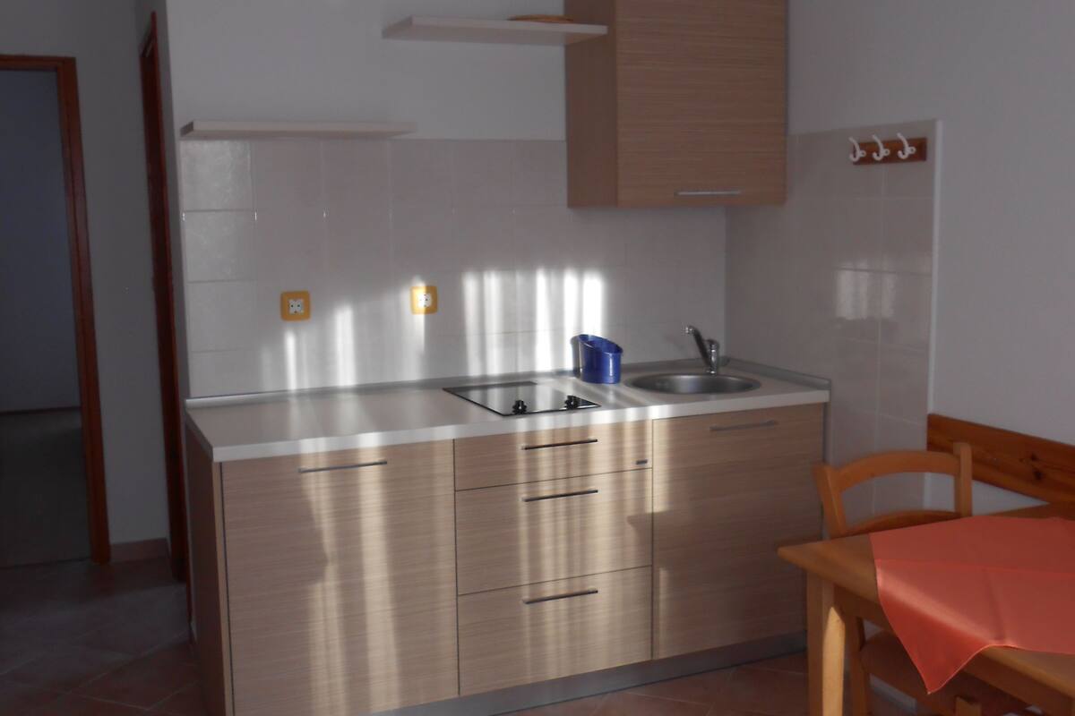 standard apartment, 1 bedroom, balcony | private kitchenette | fridge