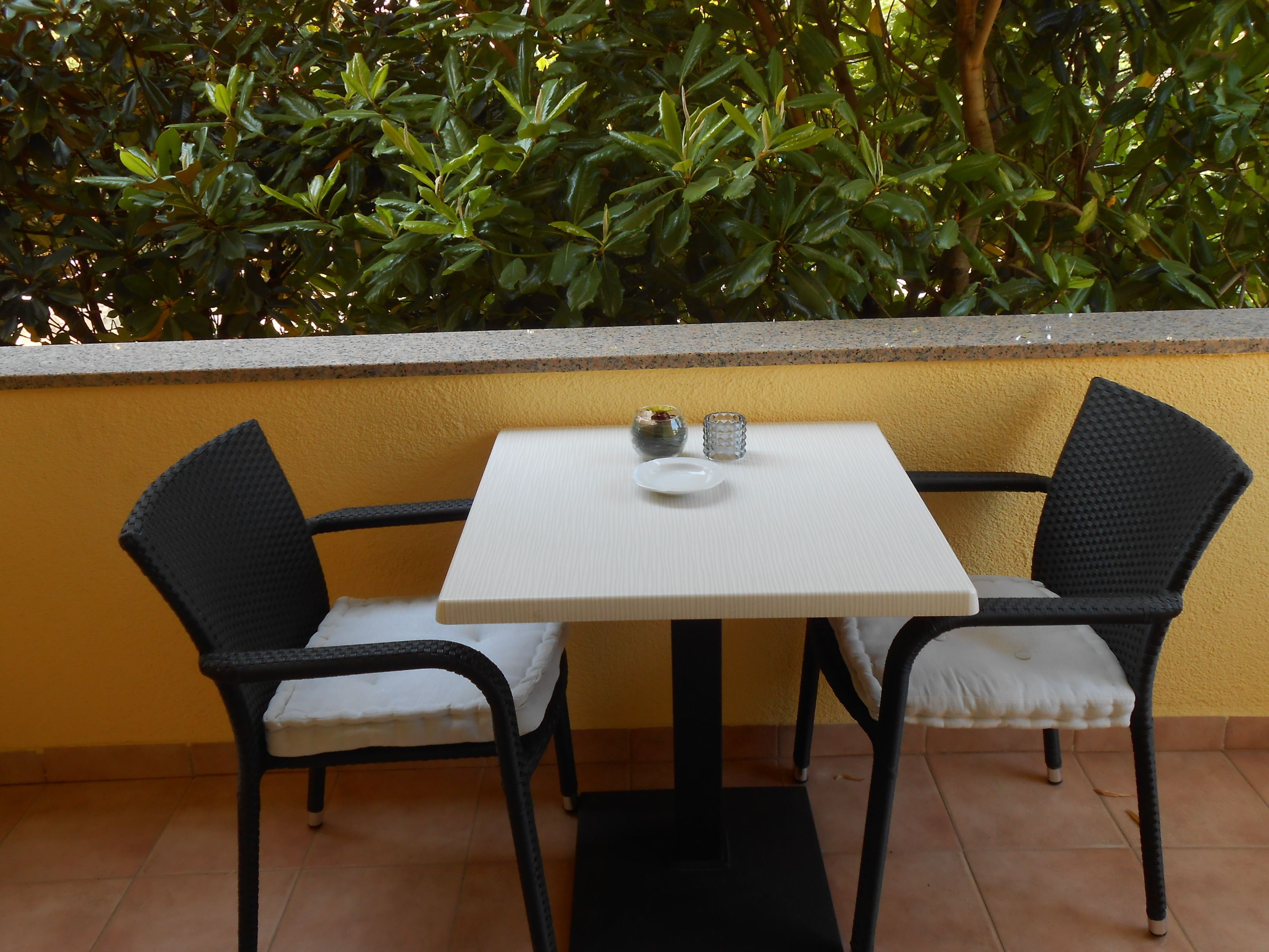 1 bedroom, egyptian cotton sheets, hypo-allergenic bedding