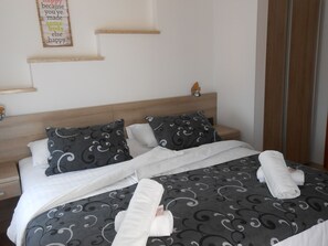 Egyptian cotton sheets, hypo-allergenic bedding, memory-foam beds