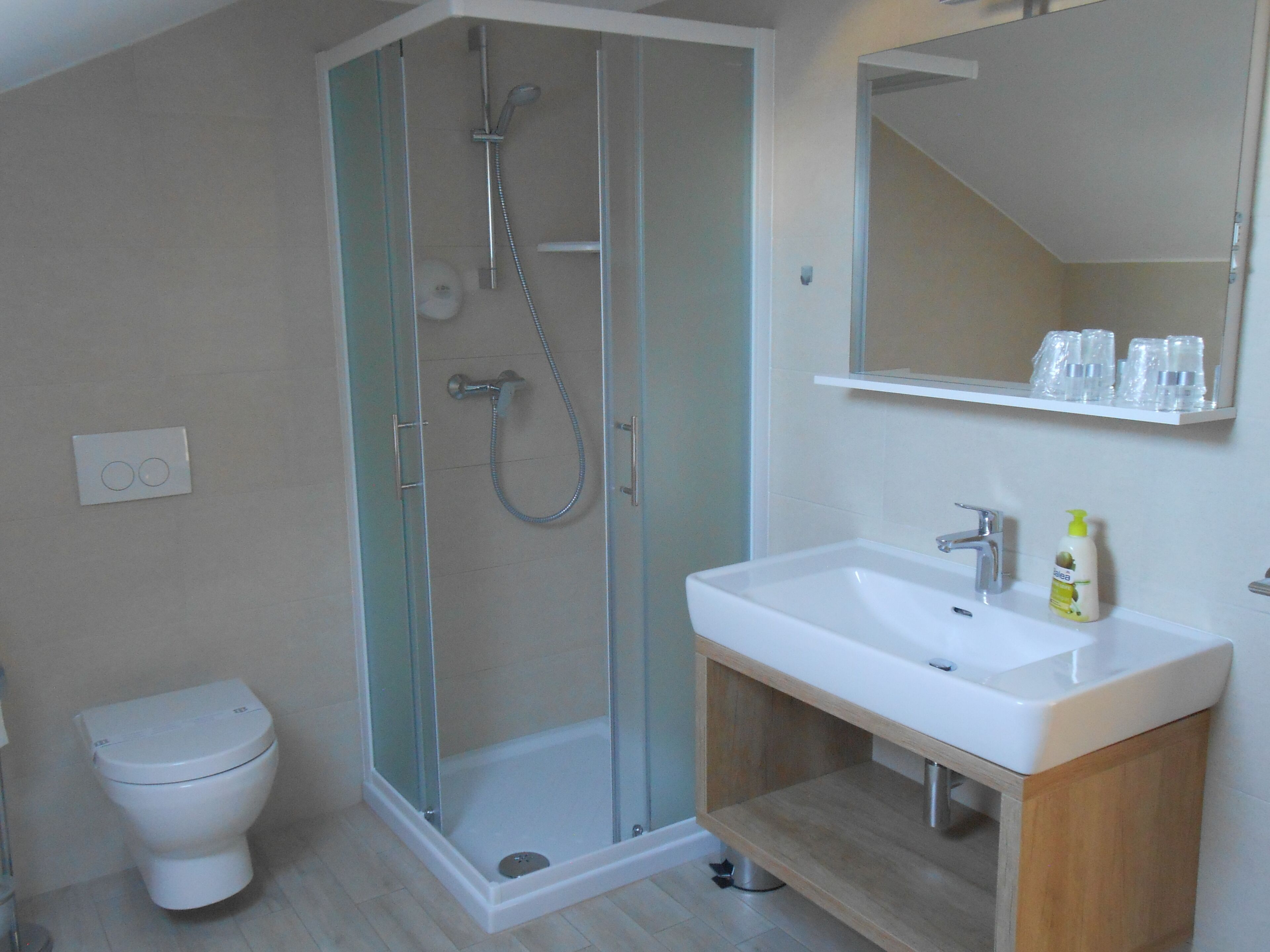 suite, 2 bedrooms, balcony | bathroom | shower, free toiletries, hair dryer, towels