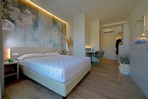 Comfort Double Room (with extra bed) | In-room safe, desk, laptop workspace, soundproofing
