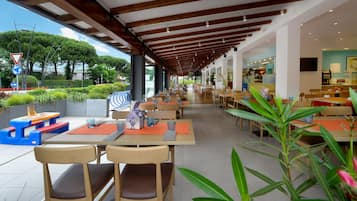 Frühstück, Mittagessen und Abendessen