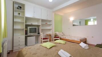 Departamento estándar, 2 habitaciones | Camas con pillow-top, escritorio y insonorización