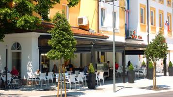 Ristorazione all'aperto
