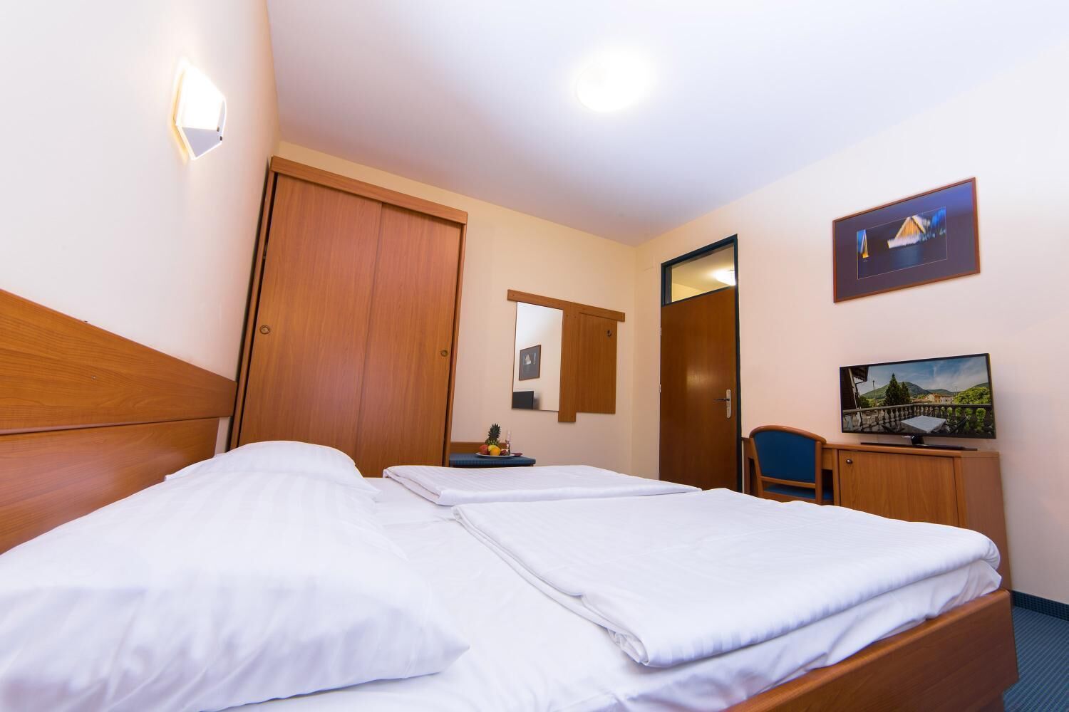 in-room safe, desk, iron/ironing board, free wifi