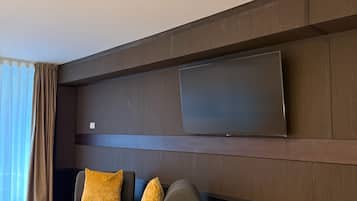 Junior-Suite, 1 Queen-Bett und Schlafsofa, zum Garten hin (Deluxe - private Garden) | Wohnbereich