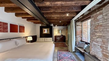 Suite Junior, 1 grand lit et 1 canapé-lit (Comfort with Private Garden)