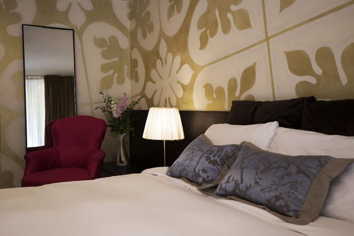 Camera Flessibile | Biancheria da letto di alta qualità, materassi Select Comfort, minibar