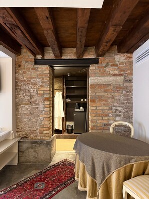 Family Triple Room | Premium bedding, down comforters, Select Comfort beds, minibar - AVOGARIA 5 rooms (Venice)