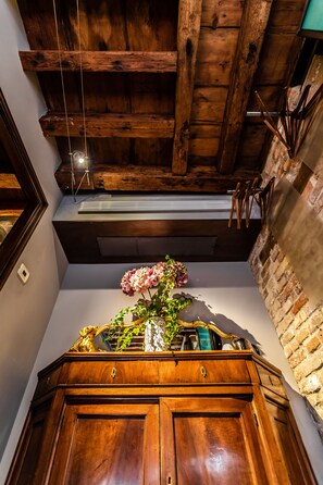 普通套房 (Comfort with Private Garden) | 高級寢具、Select Comfort 床墊、迷你吧、客房內保險箱