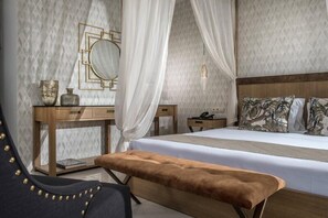 Executive Suite, 1 King Bed, Sea View (Matheo) | In-room safe, desk, iron/ironing board (on request), cribs (free)