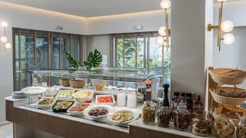 Ze serveren er ontbijt, lunch en diner