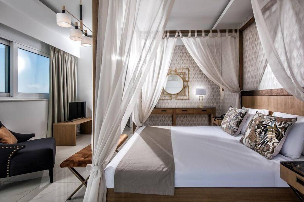Executive Suite, 1 King Bed, Sea View (Matheo)