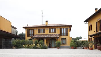 Fachada de la propiedad