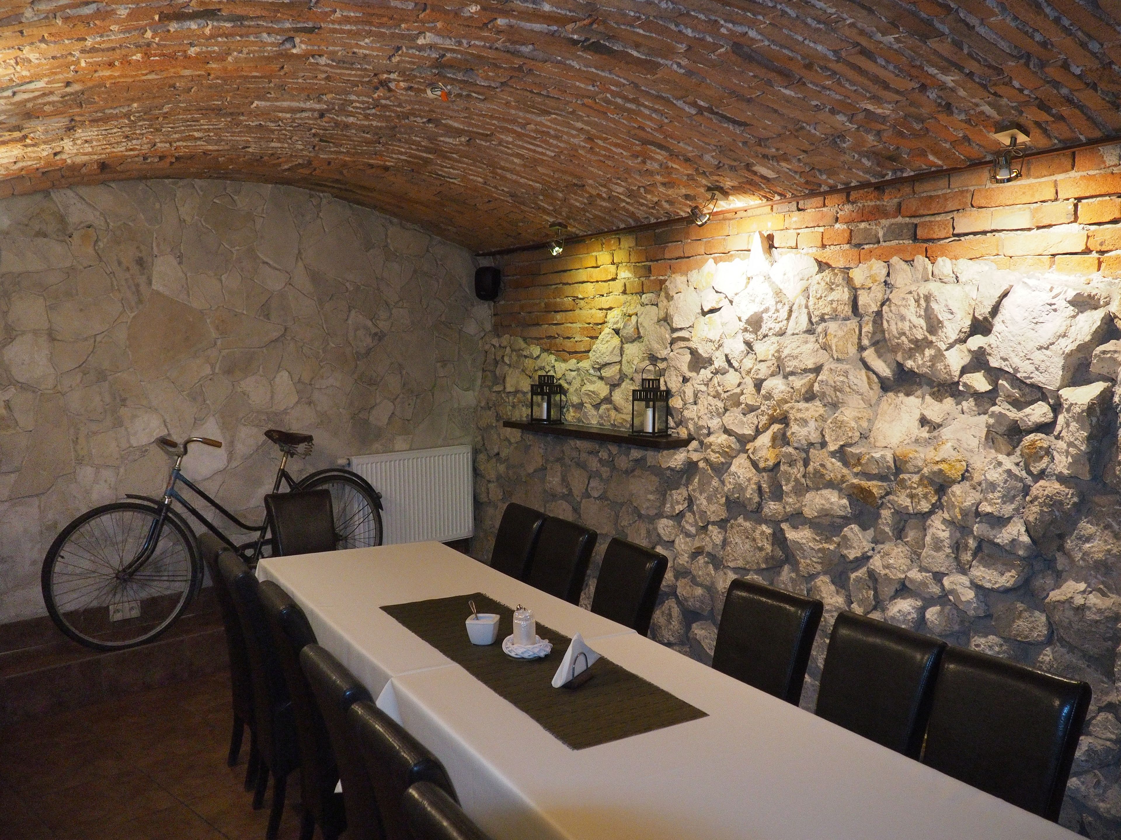 إفطار يومي مقابل رسوم