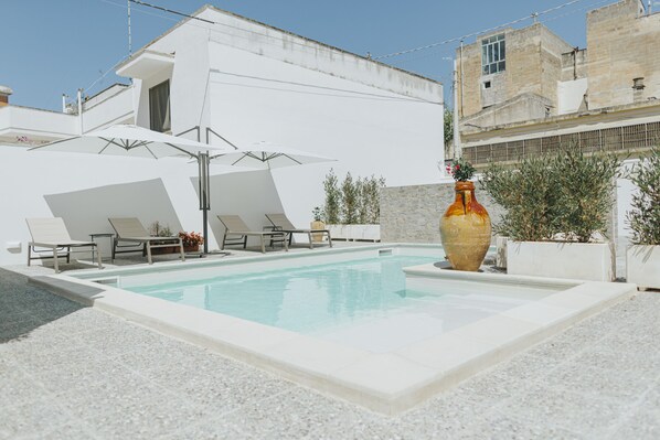 Seasonal outdoor pool